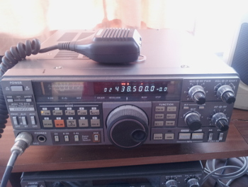 Kennwood T811E 70cm transceiver